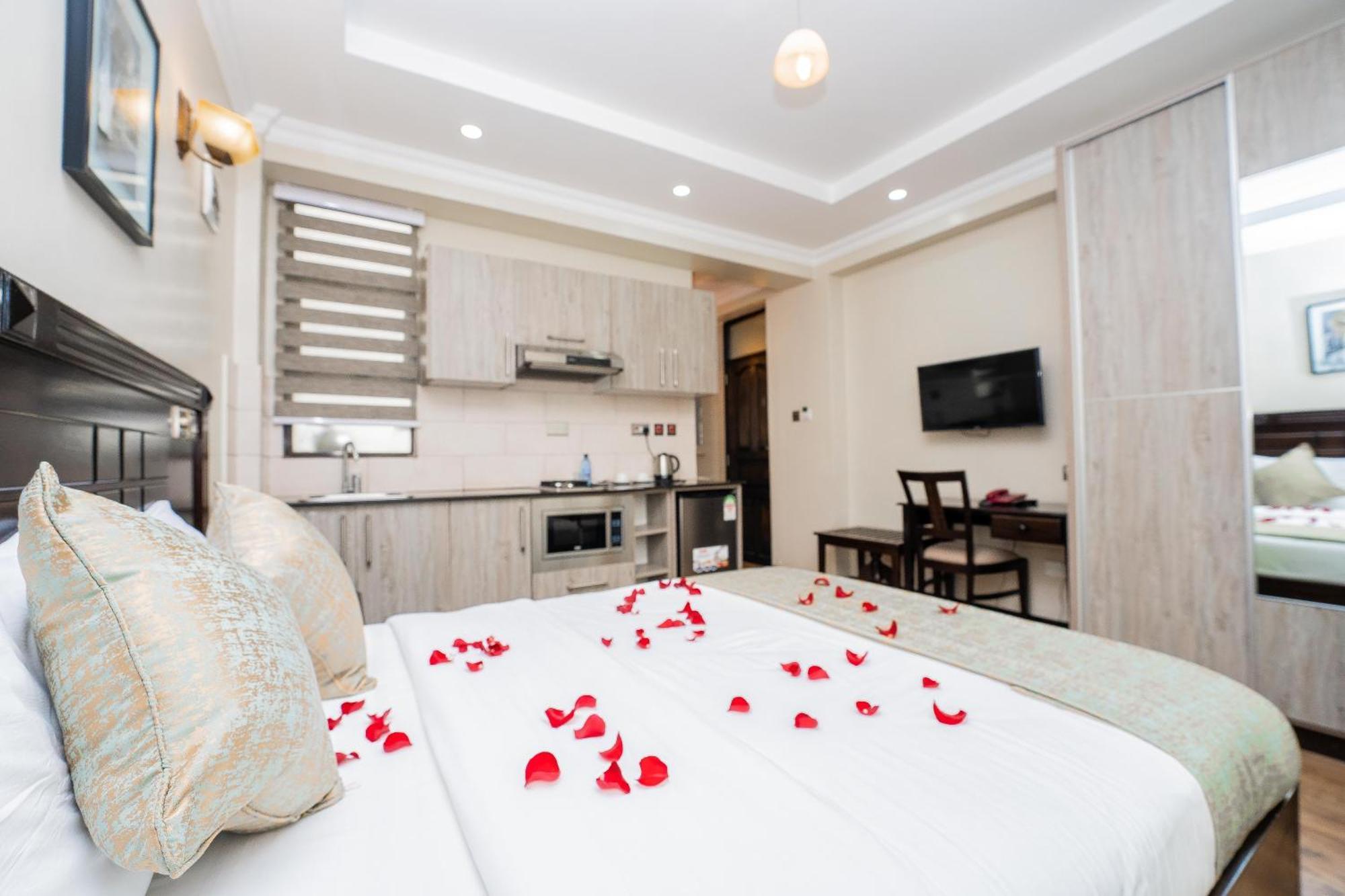 Hemak Suites Hotel Nairobi Buitenkant foto