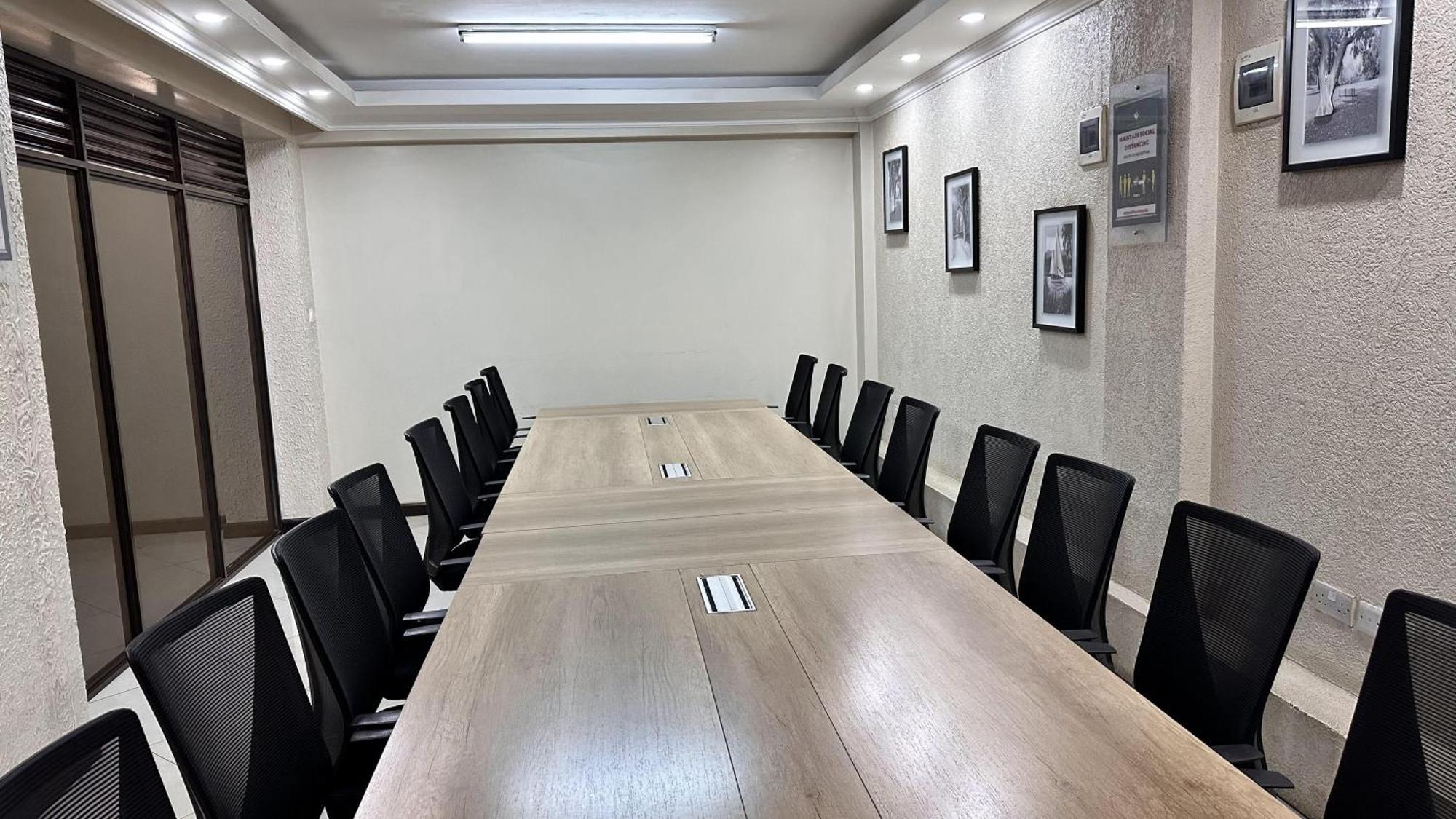 Hemak Suites Hotel Nairobi Buitenkant foto