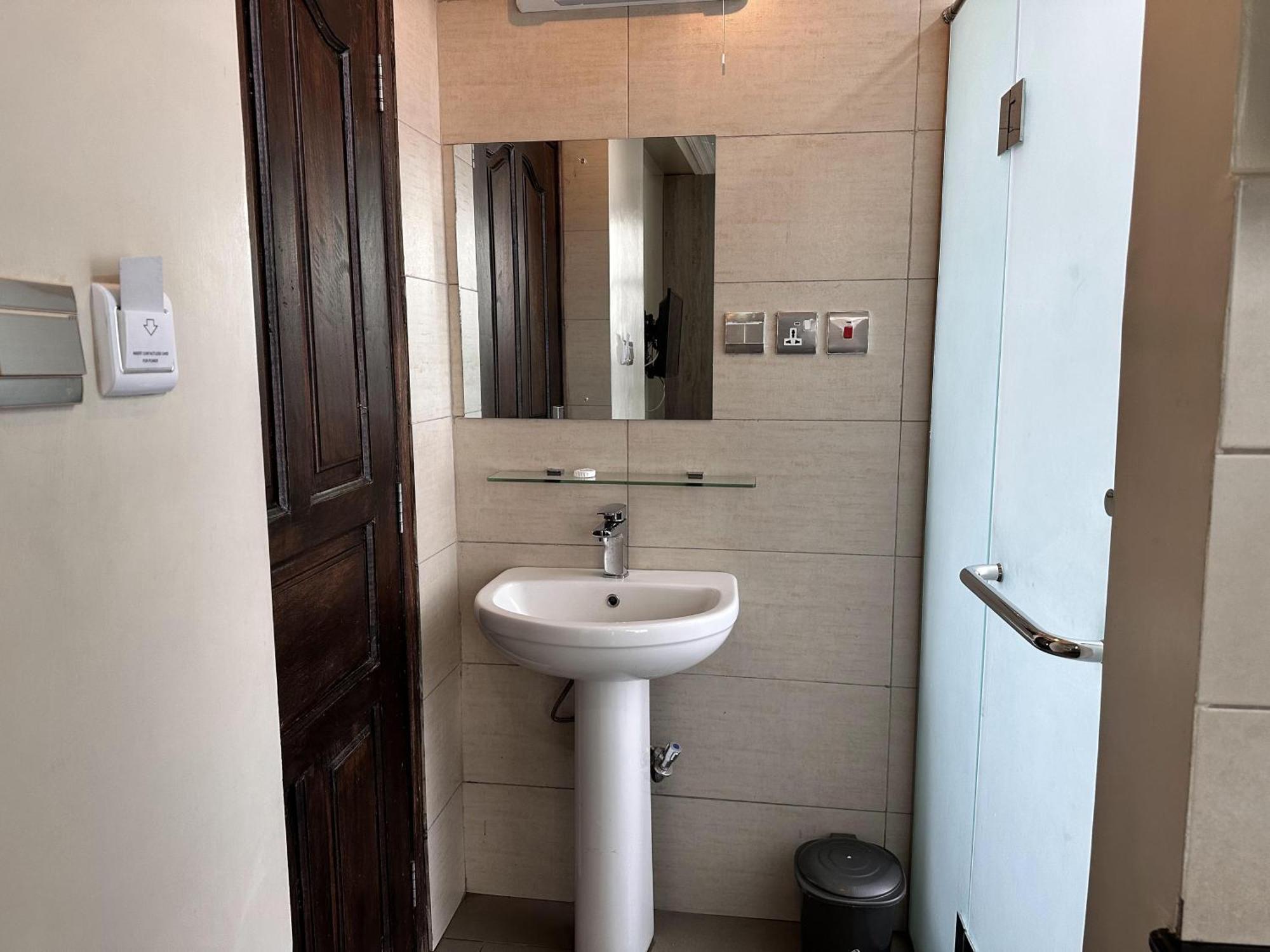 Hemak Suites Hotel Nairobi Buitenkant foto