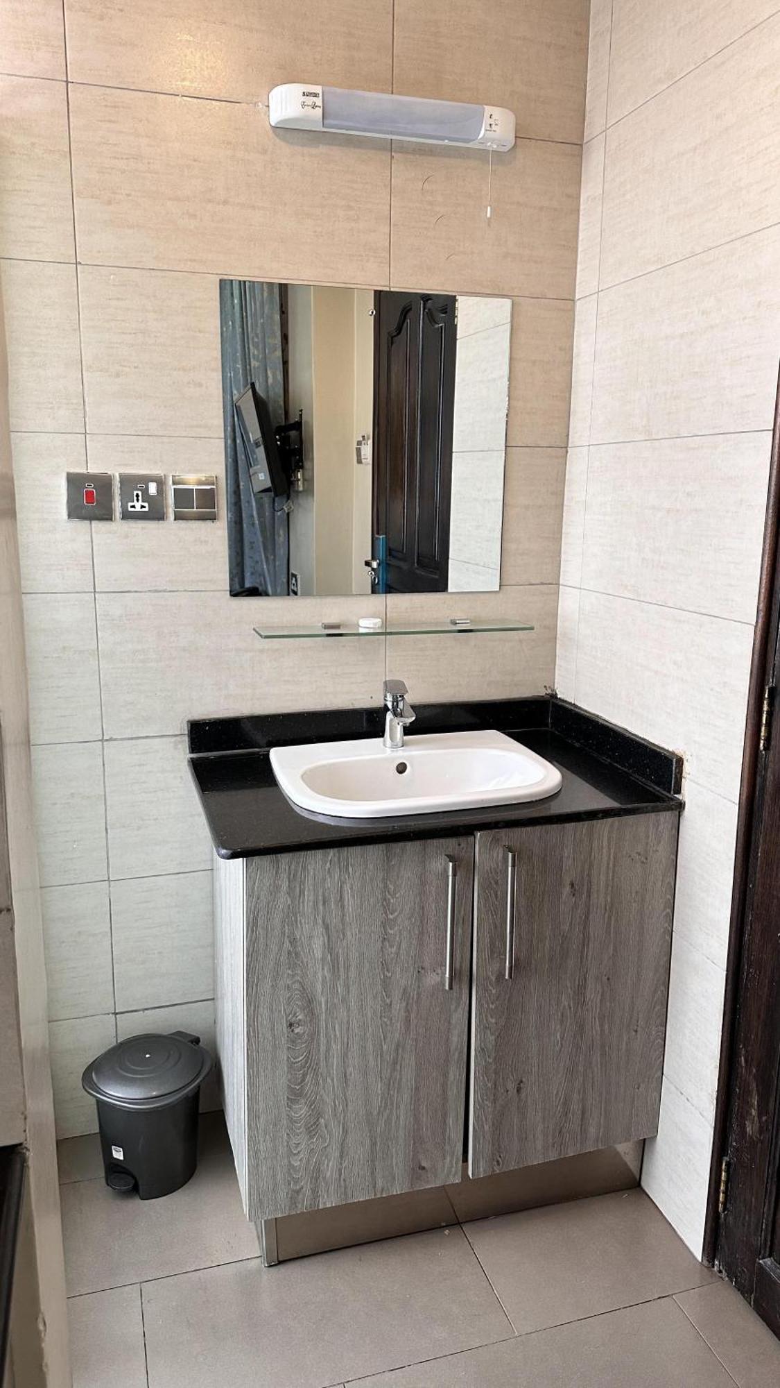 Hemak Suites Hotel Nairobi Buitenkant foto